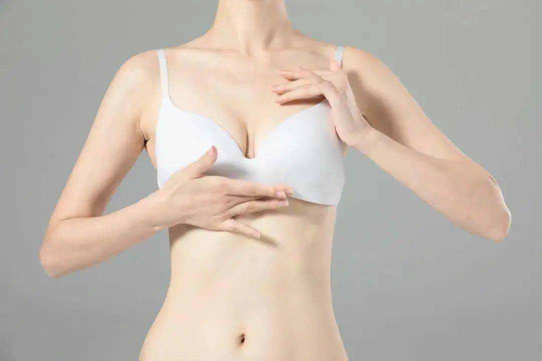 <b>荣成睿辰//爱胸部护理：每个女人的必修课</b>